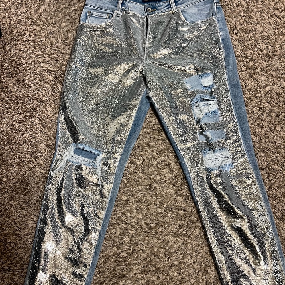 NWT- These are a show stopper! Fun, sexy and stunning sequins jeans.  Size Lg